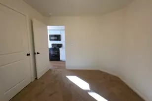 2002 W 2nd St, Taylor, TX 76574 - Photo 10