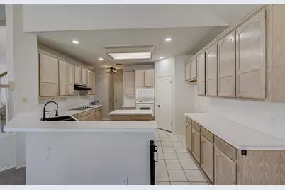 30011 Oakland Hills Drive, Georgetown, TX 78628 - Photo 14