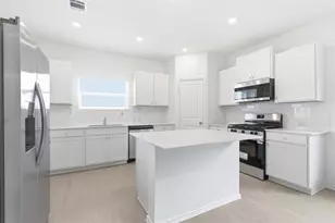 1404 Roaming Oak Bnd, Georgetown, TX 78628 - Photo 6