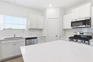 1404 Roaming Oak Bnd, Georgetown, TX 78628 - Photo 8