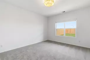 1404 Roaming Oak Bnd, Georgetown, TX 78628 - Photo 10