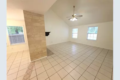1600 Hollow Tree Boulevard, Round Rock, TX 78681 - Photo 4