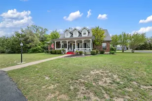 391 Liberty Dr, Liberty Hill, TX 78642 - Photo 2
