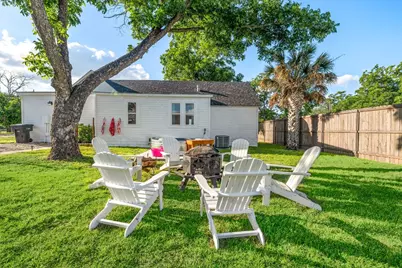 703 E Highway Street, Fredericksburg, TX 78624 - Photo 38