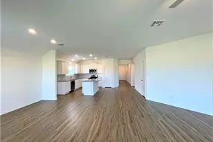 409 Bluejack Wy, Hutto, TX 78634 - Photo 2