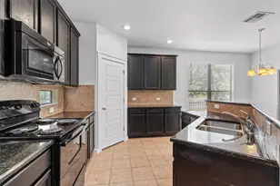 2001 Faro Dr, Austin, TX 78741 - Photo 10