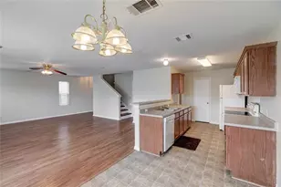 16712 Hamilton Point Cir, Manor, TX 78653 - Photo 10