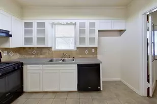 205 E 2nd St, Georgetown, TX 78626 - Photo 4