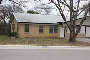 205 E 2nd St, Georgetown, TX 78626 - Photo 2