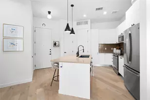 800 Embassy Dr, Austin, TX 78702 - Photo 4