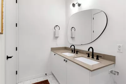 800 Embassy Drive #421, Austin, TX 78702 - Photo 12