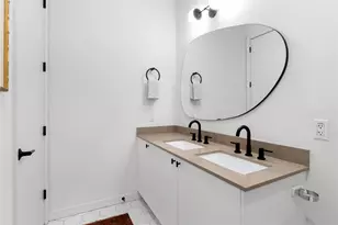 800 Embassy Dr, Austin, TX 78702 - Photo 12