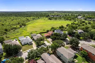 18408 Great Valley Dr, Manor, TX 78653 - Photo 4