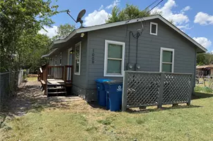 1009 Alex St, Lockhart, TX 78644 - Photo 8