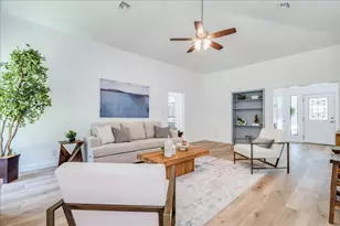 2132 Northcrest Dr, New Braunfels, TX 78130 - Photo 4