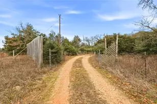 521 Paint Creek S Rd, Paige, TX 78659 - Photo 12