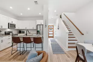 512 Palmer Dr, Point Venture, TX 78645 - Photo 1