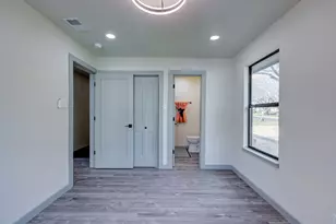 1513 Cloverleaf Dr, Austin, TX 78723 - Photo 32