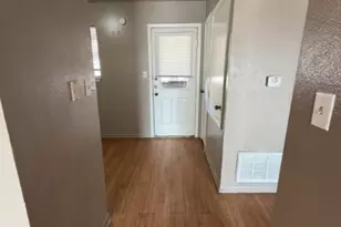 139 Elm Dr, Lockhart, TX 78644 - Photo 2