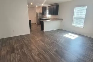 17904 Speculator Ln, Elgin, TX 78621 - Photo 8