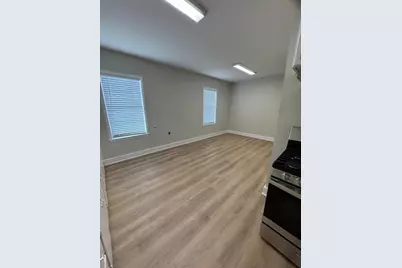 205 E Hoopes Avenue, Pflugerville, TX 78660 - Photo 10