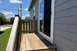 1712 17th St, Hondo, TX 78861 - Photo 22