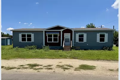 1712 17th Street, Hondo, TX 78861 - Photo 1