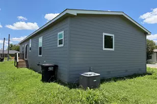 1712 17th St, Hondo, TX 78861 - Photo 18