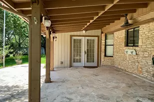201 Oakwood Dr, Georgetown, TX 78628 - Photo 24