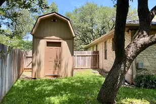 201 Oakwood Dr, Georgetown, TX 78628 - Photo 26