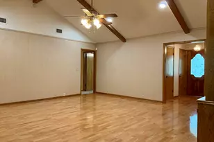 201 Oakwood Dr, Georgetown, TX 78628 - Photo 4