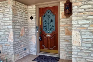 201 Oakwood Dr, Georgetown, TX 78628 - Photo 2