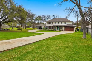434 E Castleshoals Dr, Marble Falls, TX 78654 - Photo 4