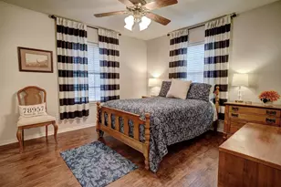 1001 Charleston Blvd, Smithville, TX 78957 - Photo 24