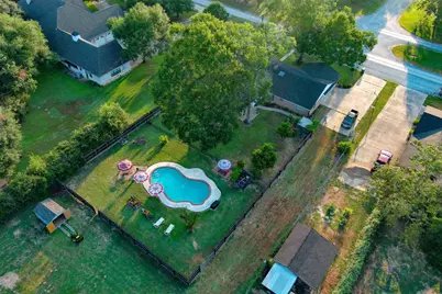 1001 Charleston Boulevard, Smithville, TX 78957 - Photo 10