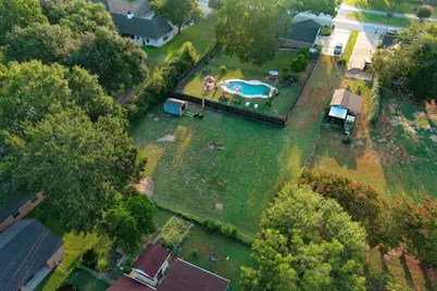 1001 Charleston Boulevard, Smithville, TX 78957 - Photo 32