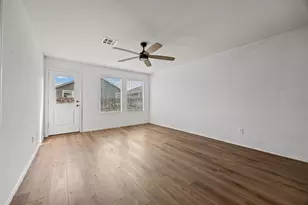 216 Hellcats Wy, Jarrell, TX 76537 - Photo 6
