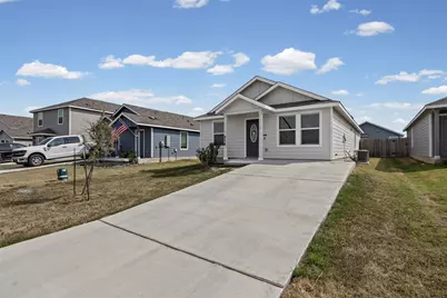 216 Hellcats Way, Jarrell, TX 76537 - Photo 2