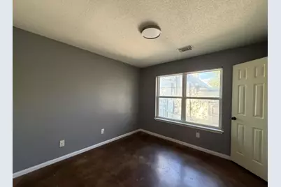 207 S Creek Street, Fredericksburg, TX 78624 - Photo 18