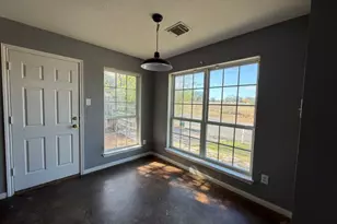 207 S Creek St, Fredericksburg, TX 78624 - Photo 12