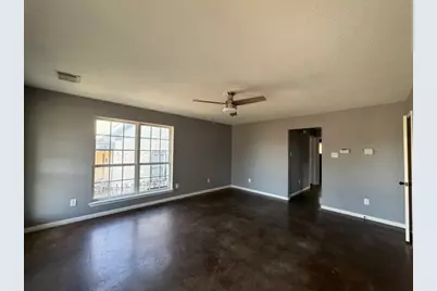 207 S Creek Street, Fredericksburg, TX 78624 - Photo 6