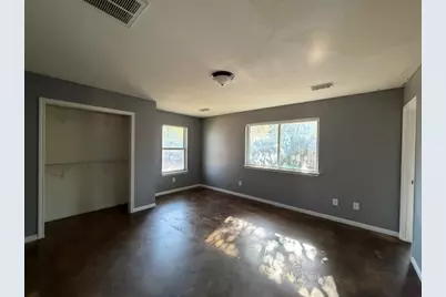 207 S Creek Street, Fredericksburg, TX 78624 - Photo 14