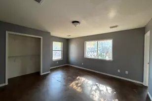 207 S Creek St, Fredericksburg, TX 78624 - Photo 14