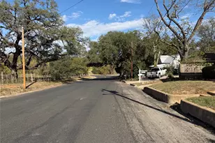 207 S Creek St, Fredericksburg, TX 78624 - Photo 24