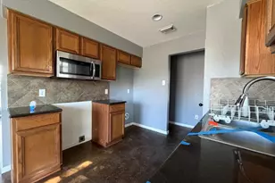 207 S Creek St, Fredericksburg, TX 78624 - Photo 10
