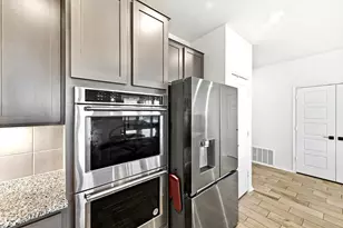 7201 Calliope Xing, Austin, TX 78744 - Photo 12