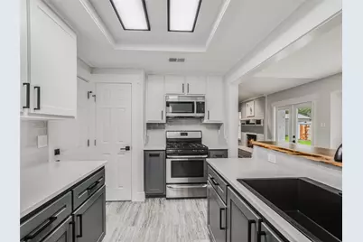 801 E Central Drive, Georgetown, TX 78628 - Photo 6