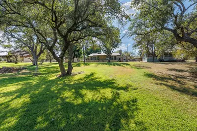 142 Lakeshore Drive, Horseshoe Bay, TX 78657 - Photo 4