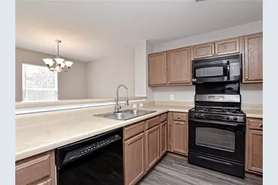 1172 Shadow Creek Boulevard, Buda, TX 78610 - Photo 4