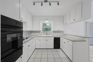 2409 Devonshire Dr, Austin, TX 78723 - Photo 6